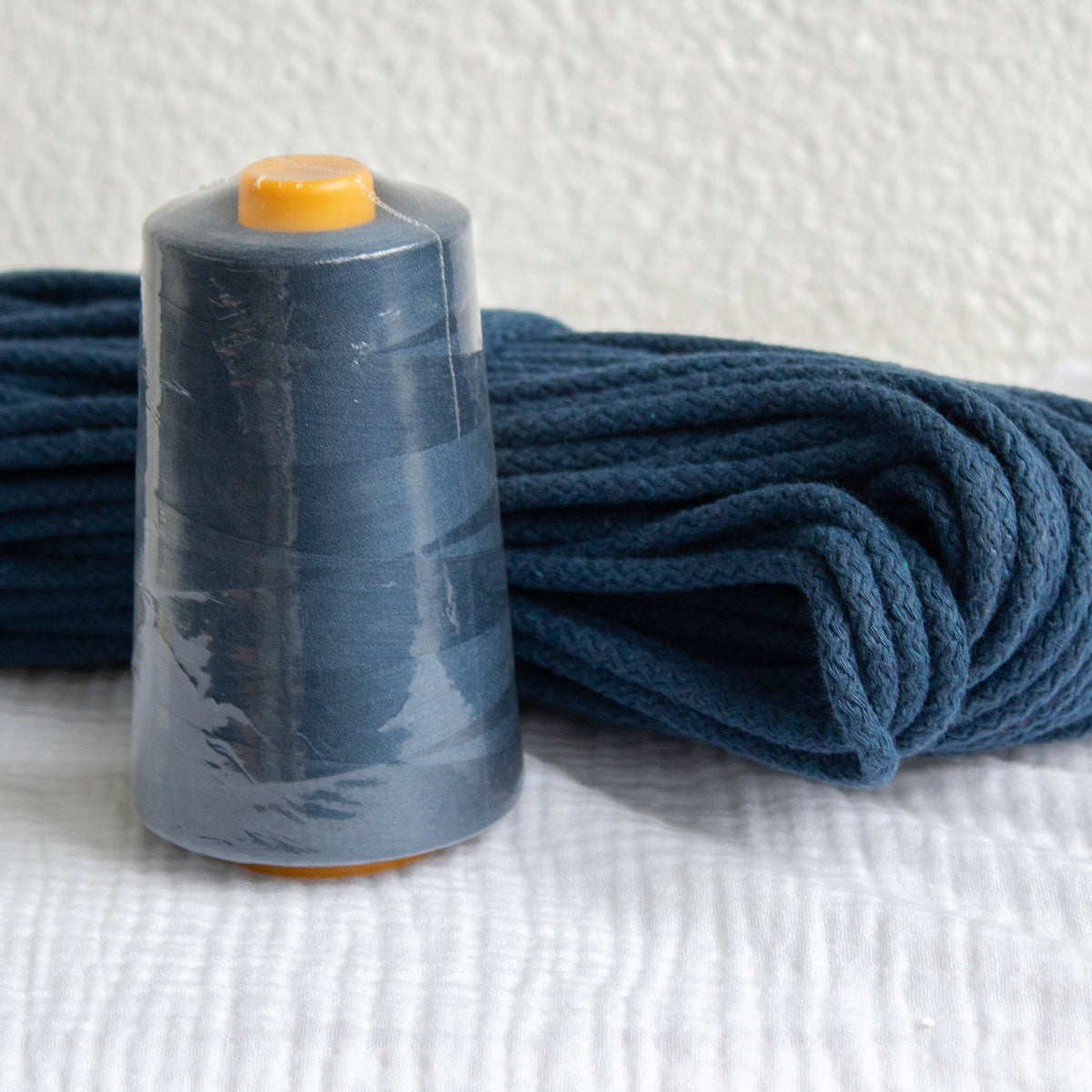 Thread BLUE 4500 meters