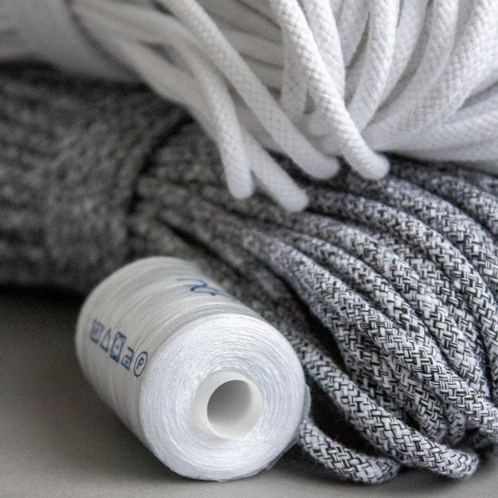 Thread WHITE 1000 meters