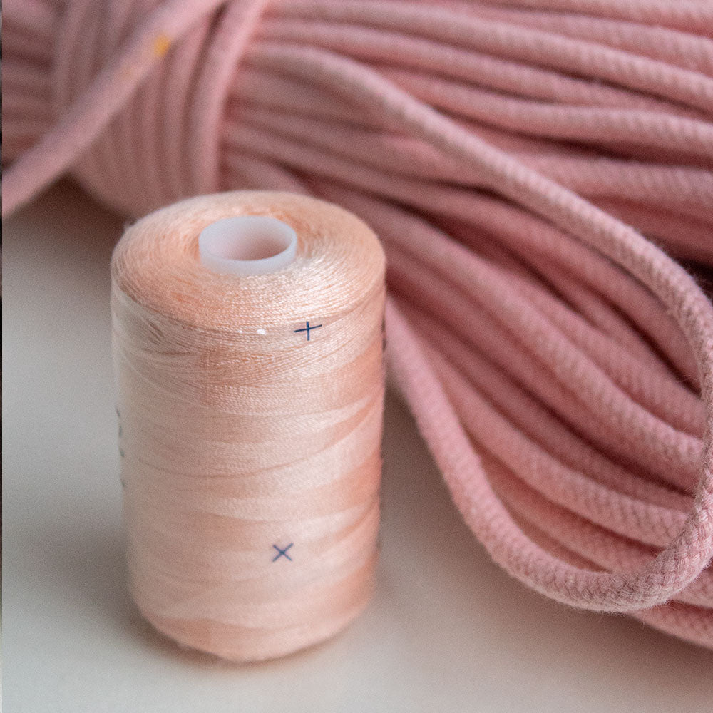 Thread LIGHT PEACH 1000m.